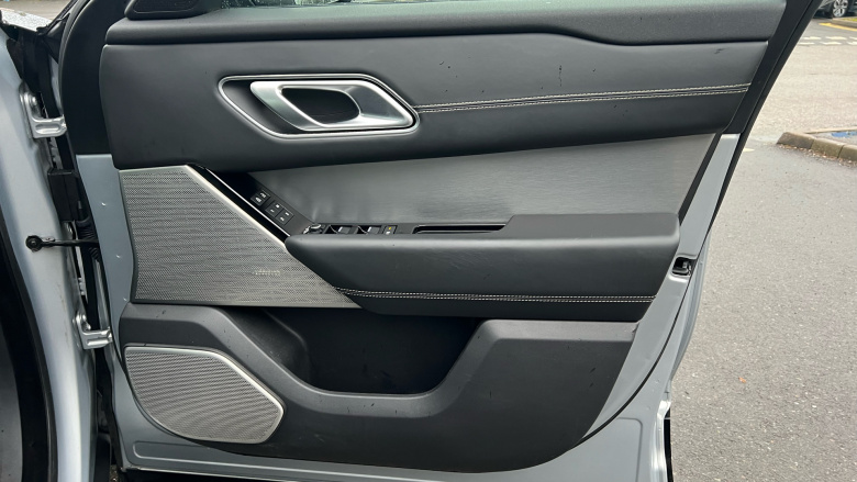 Land Rover Range Rover Velar 2.0 D200 R-Dynamic HSE 5dr Auto Diesel Estate